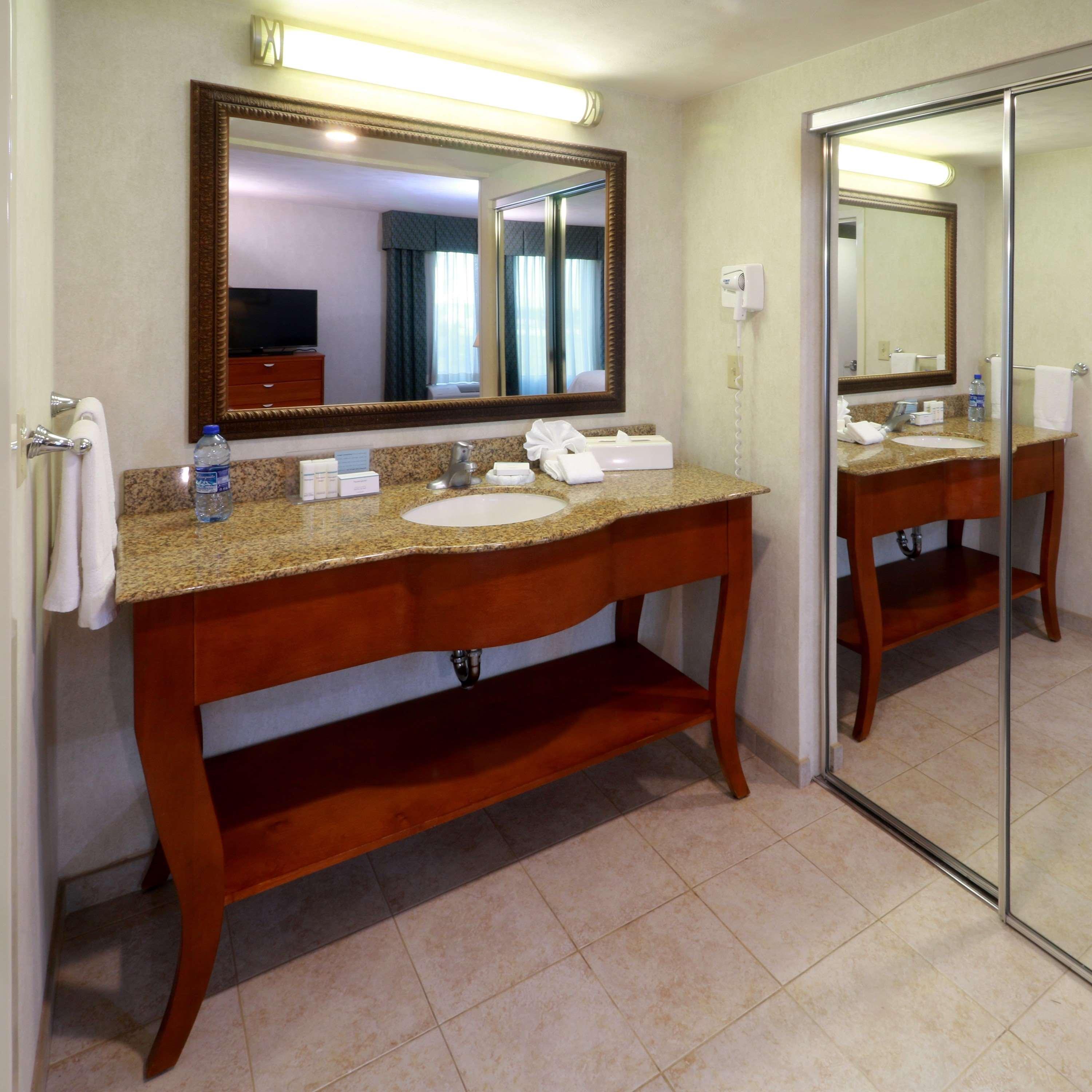 Готель Hampton By Hilton Reynosa Zona Industrial Екстер'єр фото